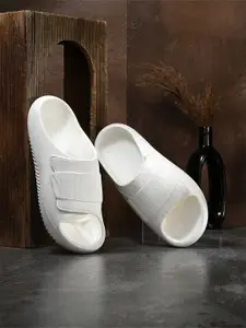 Roadster Lifestyle Co. Men Textured Sliders Flip Flops