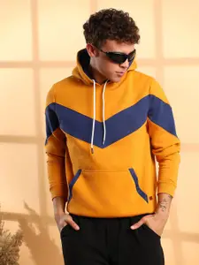 Campus Sutra Men Colourblocked Long Sleeves Hooded Sweatshirt