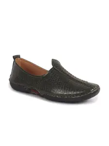 FAUSTO Men Textured Ethnic PU Mojaris