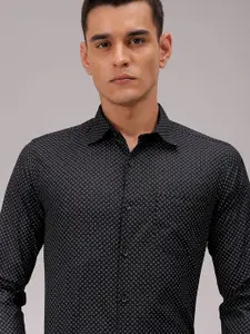 The Indian Garage Co. X Luxe Men Cutaway Collar Micro Ditsy Printed Slim Fit Formal Shirt