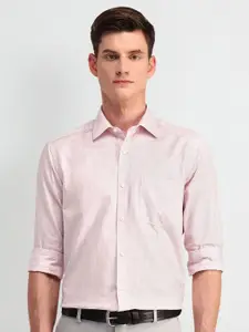 Arrow Men Manhattan Spread Collar Micro Checked Cotton Slim Fit Formal Shirt