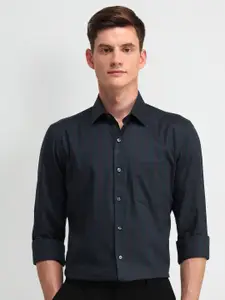 Arrow Men Classic Spread Collar Checked Cotton Formal Shirt