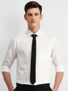 Arrow Men Manhattan Spread Collar Solid Cotton Slim Fit Casual Shirt