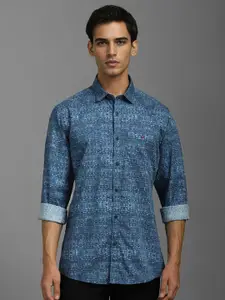 Louis Philippe Jeans Men Spread Collar Abstract Printed Cotton Slim Fit Casual Shirt