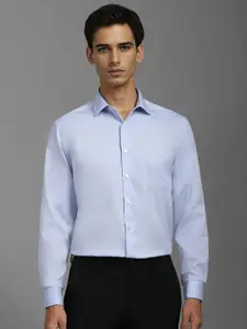 Louis Philippe Men Spread Collar Solid Cotton Slim Fit Formal Shirt