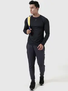 FUAARK Men Slim-Fit Mid Rise Joggers