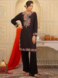 House of Kari Women Muslin Kurta with Aari Work
