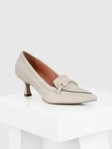 Oroh Women Leather Pointed Toe Kitten Pumps