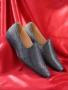 House of Pataudi Men Self-Design Ethnic Mojaris