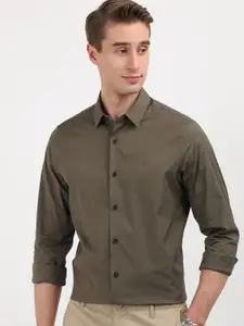 Calvin Klein Jeans Men Spread Collar Solid Cotton Slim Fit Casual Shirt