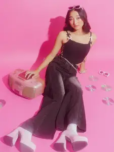 FREAKINS Women High-Rise Light Fade Cotton Jeans - Slouchy Fit