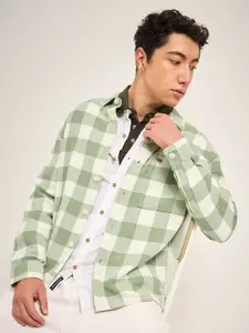 THE BEAR HOUSE Men Spread Collar Buffalo Checked Cotton Relaxed Fit Casual Shirt