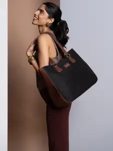 ZOUK Women Jet Black Getaway Handbag