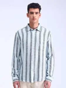 Flying Machine Men Spread Collar Vertical Striped Cotton Casual Shirt