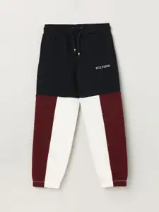 Tommy Hilfiger Boys Colourblocked Mid-Rise Cotton  Joggers