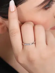 Zavya 925 Sterling Silver Rhodium-plated Stone-Studded Finger Ring