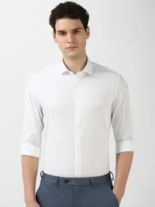 Peter England Men Super Spread Collar Checked Cotton Slim Fit Formal Shirt