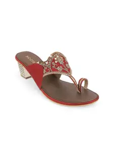 Mochi Women's Textured Block Sandals