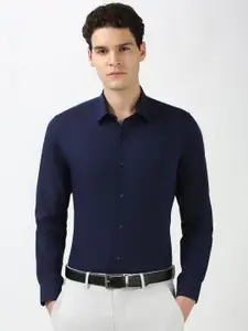 Peter England Men Spread Collar Solid Cotton Slim Fit Formal Shirt