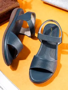 TRASE Women Solid One Toe Flats