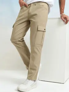 HIGHLANDER Men Solid Straight Fit Easy Wash Cotton Cargos Trousers