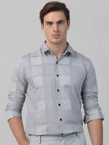 Mufti Men Spread Collar Checked Cotton Slim Fit Casual Shirt