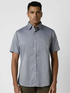 Van Heusen Sport Men Spread Collar Solid Cotton Slim Fit Casual Shirt