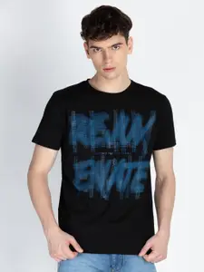 Status Quo Men Printed Pockets T-shirt