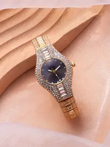 HAUTE SAUCE by  Campus Sutra HAUTE SAUCE by Campus Sutra Women Dial & Stainless Steel Bracelet Style Straps Analogue Watch AW24_HSWC1223