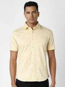 Van Heusen Sport Men Spread Collar Floral Printed Cotton Slim Fit Casual Shirt