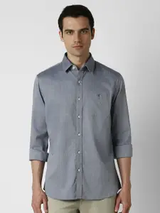 Van Heusen Sport Men Spread Collar Solid Cotton Slim Fit Casual Shirt