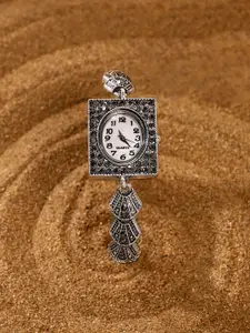 HAUTE SAUCE by  Campus Sutra HAUTE SAUCE by Campus Sutra Women Dial & Stainless Steel Bracelet Style Straps Analogue Watch AW24_HSWC1231