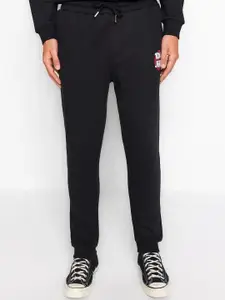 Trendyol Men Mid-Rise Regular Fit Track Pant