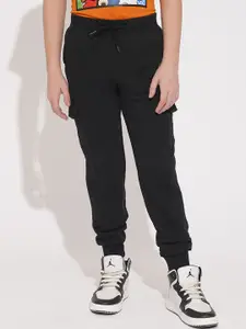 Jack & Jones Junior Boys Solid Mid-Rise Regular Fit Joggers