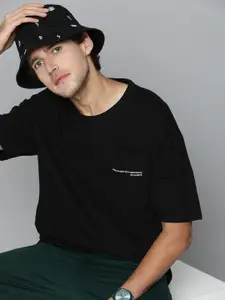 Kook N Keech Men Black & White Printed Drop-Shoulder Sleeves Pure Cotton T-shirt