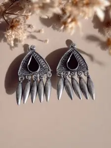 Niska Contemporary Studs Earrings