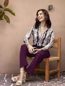 The Roadster Lifestyle Co. Women Spread Collar Abstract Printed  Casual Shirt