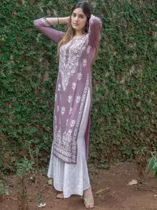 GoSriKi Women Embroidered Chikankari Kurta