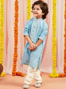 VASTRAMAY Boys Floral Yoke Design Regular Thread Work Kurta With Pyjama