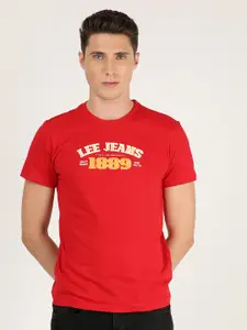 Lee Men Red Typography Printed Slim Fit Cotton T-shirt