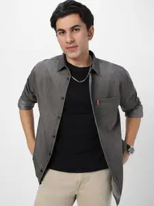 Urbano Fashion Men Spread Collar Solid Denim Casual Shirt