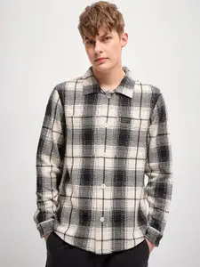 THE BEAR HOUSE Men Spread Collar Tartan Checked Cotton Casual Shirt