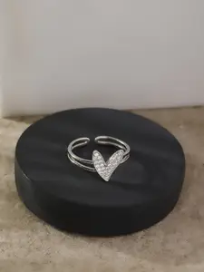 DIAVO 925 Sterling Silver Rhodium Plated Artificial Stone Studded Finger Ring