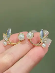 KRENOZ Classic Floral Shaped Stainless Steel Pearls Antique Studs