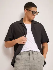 THE BEAR HOUSE Men Cuban Collar Solid Casual Shirt