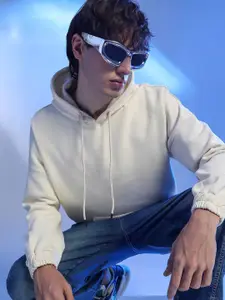 Campus Sutra Men Solid Hooded Sweatshirt