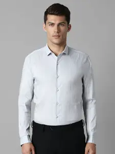 Louis Philippe Sport Men Super Spread Collar Vertical Striped Cotton Slim Fit Formal Shirt