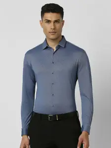 Van Heusen Men Spread Collar Solid Cotton Slim Fit Formal Shirt