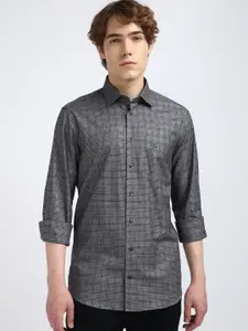 Tommy Hilfiger Men Classic Spread Collar Tartan Checked Cotton Casual Shirt