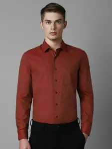 Louis Philippe Men Spread Collar Solid Cotton Slim Fit Formal Shirt